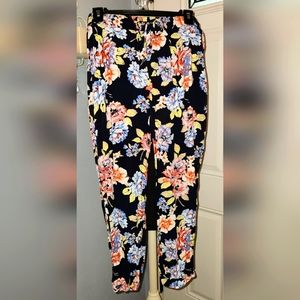 Old Navy Floral Drawstring Pants w/pockets and cuffed bottoms